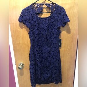NWT: Lulus size: Medium beautiful dress